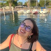 Laurenda in comunicazione interculturale. Offro lezioni di inglese (IELTS 8/C1) e francese (B2). Aiuto nello studio e nei compiti